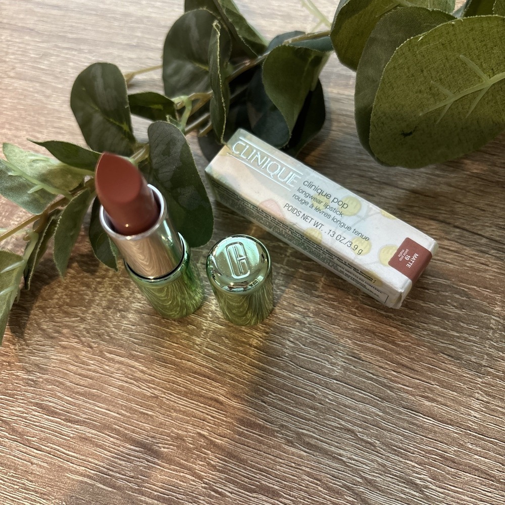 Clinique Pop Longwear Matte Lipstick 19 PETAL POP - Size 0.13 Oz. / 3.9 g